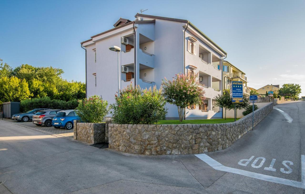 מאלינסקה Apartments Kvarner 2 מראה חיצוני תמונה