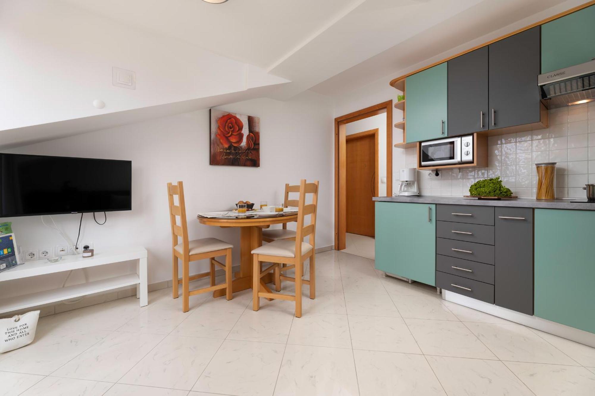 מאלינסקה Apartments Kvarner 2 מראה חיצוני תמונה