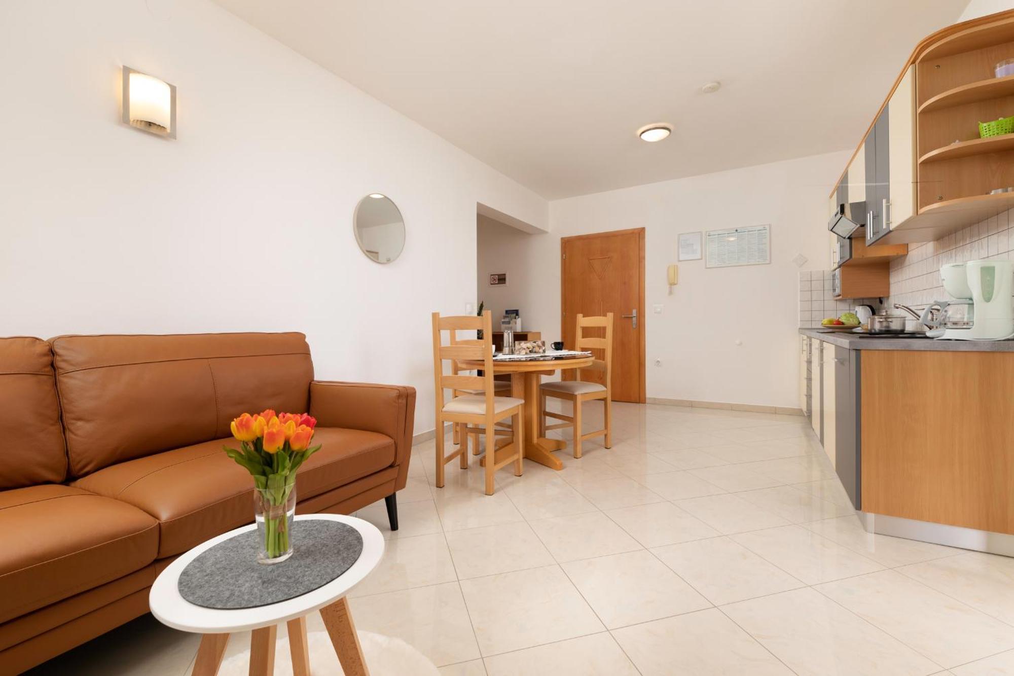 מאלינסקה Apartments Kvarner 2 מראה חיצוני תמונה