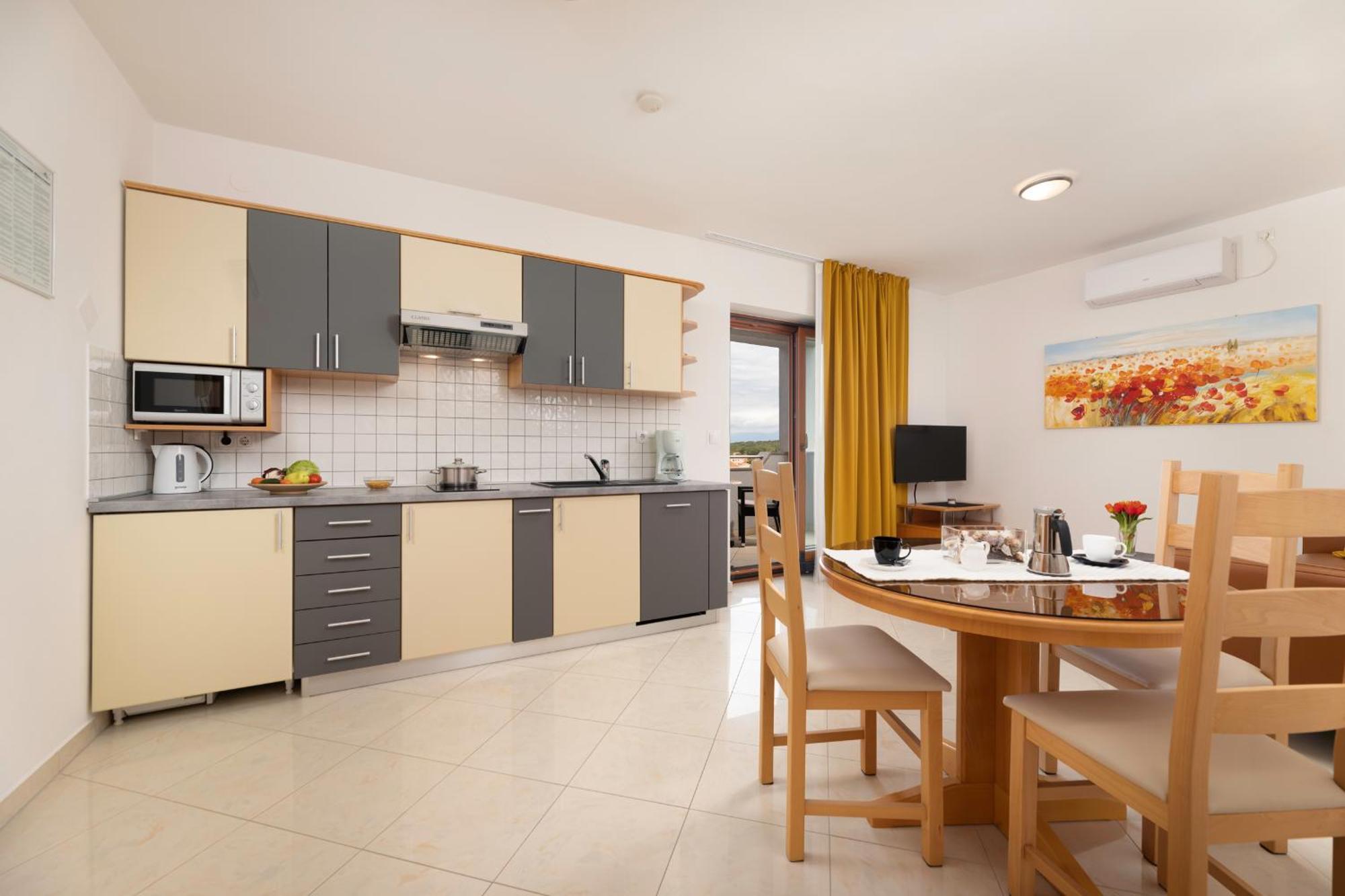 מאלינסקה Apartments Kvarner 2 מראה חיצוני תמונה