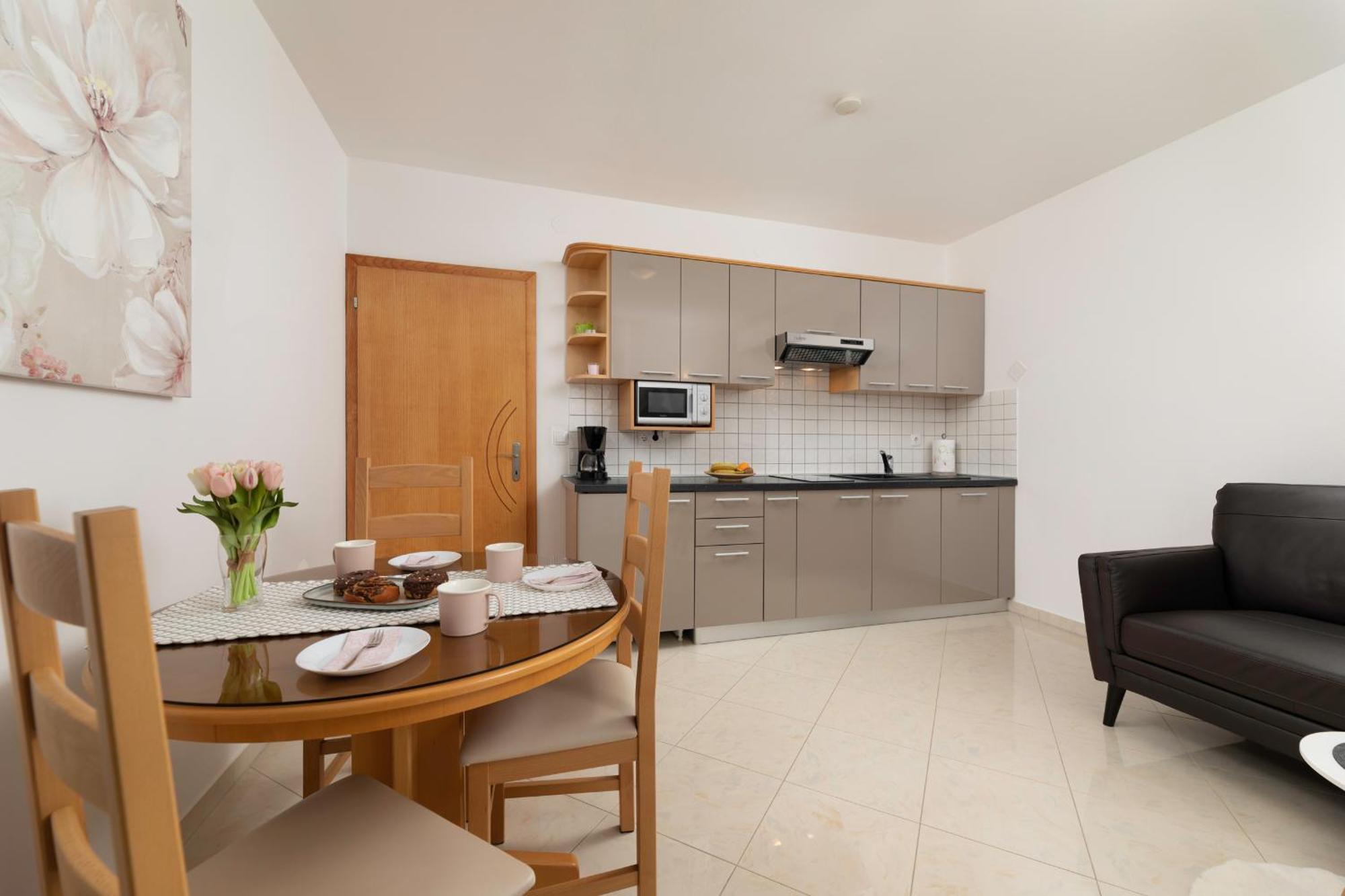 מאלינסקה Apartments Kvarner 2 מראה חיצוני תמונה