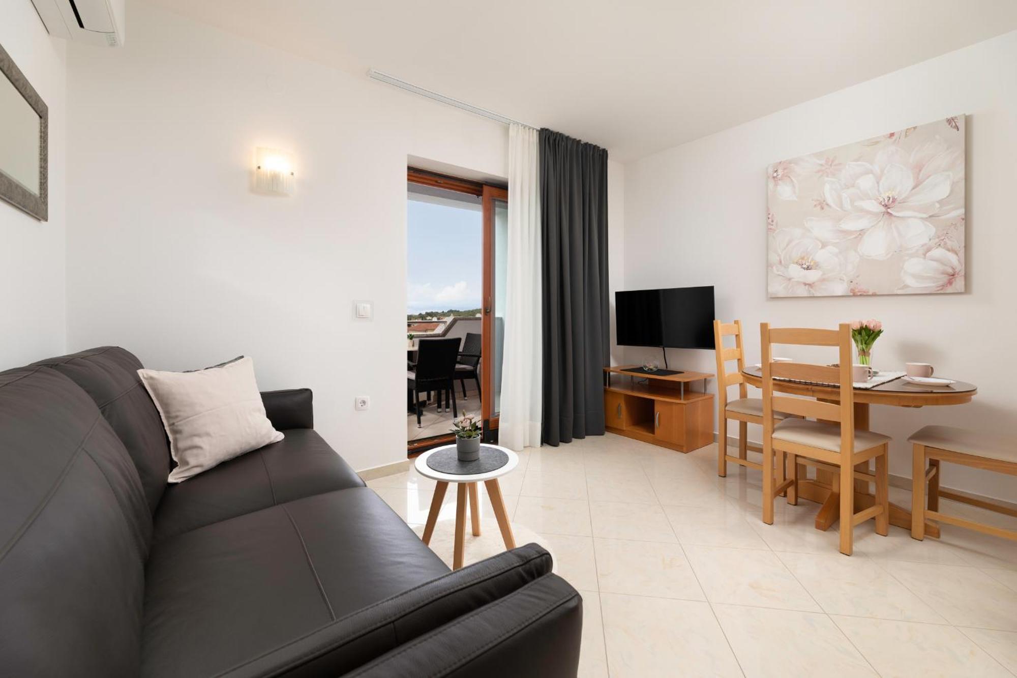 מאלינסקה Apartments Kvarner 2 מראה חיצוני תמונה