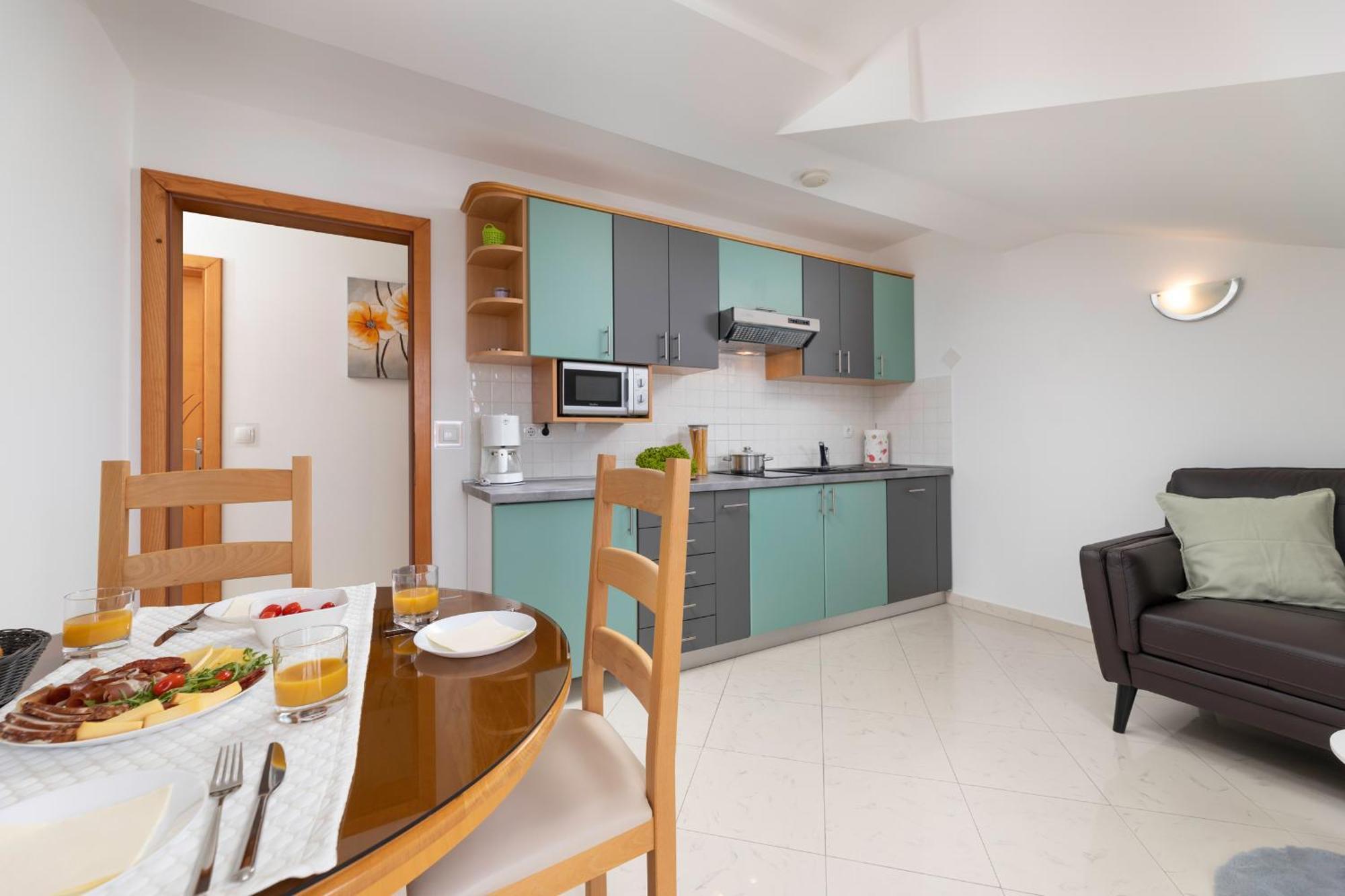 מאלינסקה Apartments Kvarner 2 מראה חיצוני תמונה